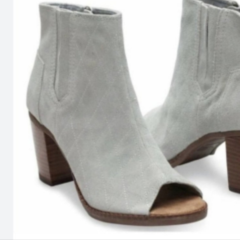 Toms Woman's Suade Chunky Heal Open Toe Boot